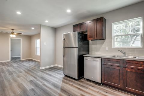 4206 Robert L Parish Sr Avenue, Dallas, TX 75210 — photo 3