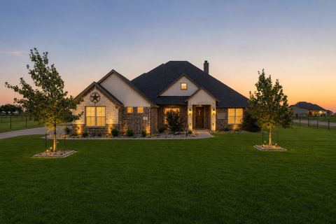 336 El Pescado Court, Godley, TX 76044 — photo 2