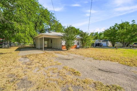 945 W Park Street, Stephenville, TX 76401 — photo 2