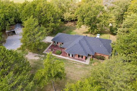 2615 N Lincoln Park Road, Van Alstyne