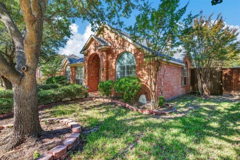 1303 Hillcrest Drive, Allen, TX 75002 — photo 2