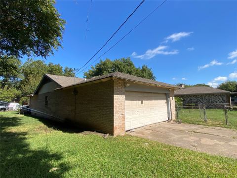 308 Valleyglen Drive, DeSoto, TX 75115 — photo 2