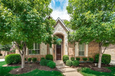 2501 Lady Viviane Lane, Lewisville