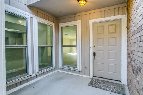 2112 MistyMeadow Court, Carrollton, TX 75006 — photo 2