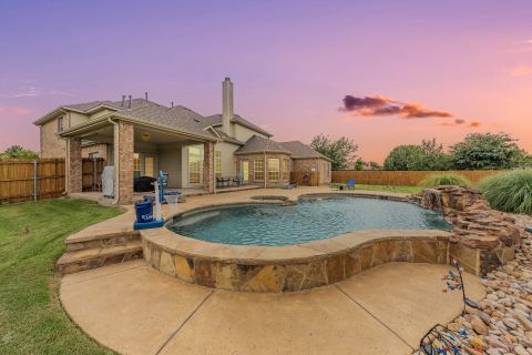 1424 Bassett Hound Drive, Fort Worth, TX 76052 — photo 2