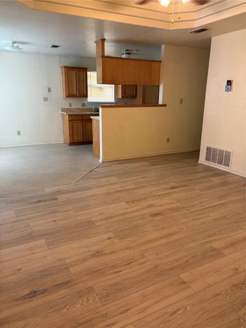1007 N Howeth Street, Gainesville, TX 76240 — photo 2