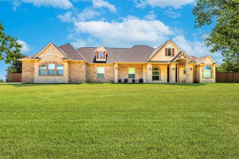223 E Bay Drive, Bridgeport, TX 76426 — photo 2
