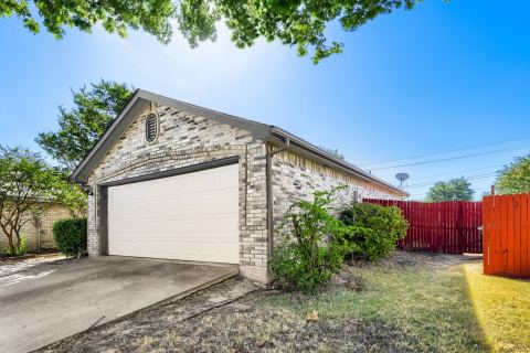 2202 Brookview Drive, McKinney, TX 75072 — photo 3