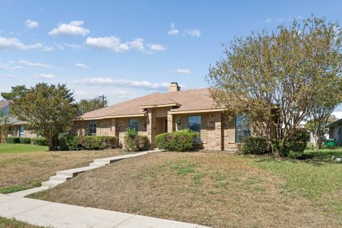 1721 Paxton Drive, Carrollton, TX 75007 — photo 2