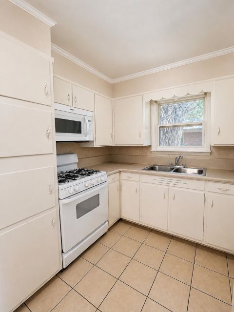517 N LYDIA, Stephenville, TX 76401 — photo 3