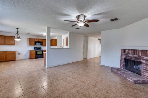 8402 Olivia Meadow Drive, Arlington, TX 76002 — photo 2