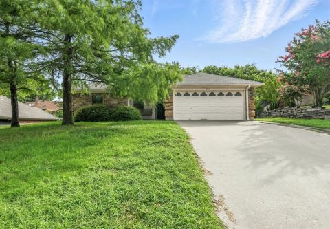 602 Valleyridge Court, Decatur