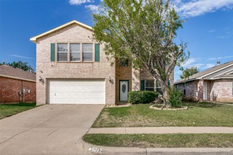 8712 Hunters Creek Drive, Fort Worth