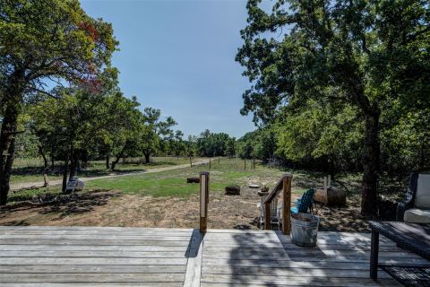 2483 Fruitland Road, Sunset, TX 76270 — photo 2