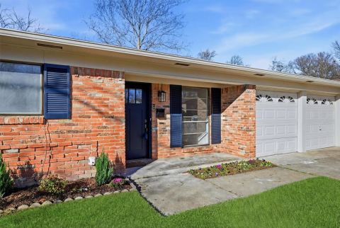 105 N Wood Avenue, Denison, TX 75020 — photo 2