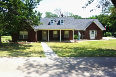 610 S Lillis Lane, Denison, TX 75020 — photo 2