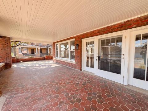 211 NW 4th Avenue, Mineral Wells, TX 76067 — photo 2