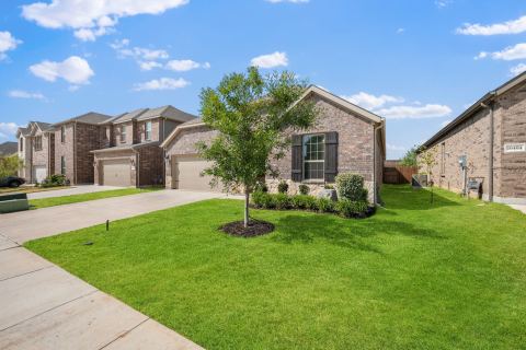 10408 Bluestone Lane, Aubrey, TX 76227 — photo 2