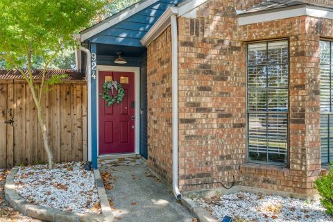 924 Sugarberry Drive, Coppell, TX 75019 — photo 2
