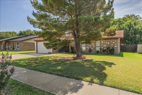 3423 Hickory Hill Drive, Arlington, TX 76014 — photo 2