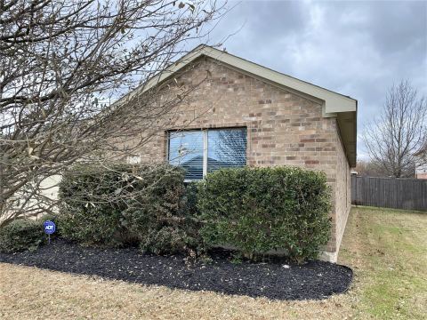 247 Pine Crest Drive, Justin, TX 76247 — photo 3