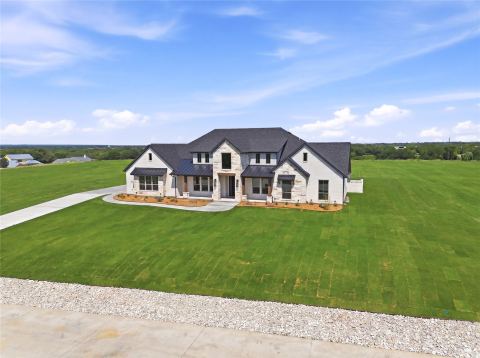 2006 Lindale Lane, Granbury, TX 76049 — photo 2