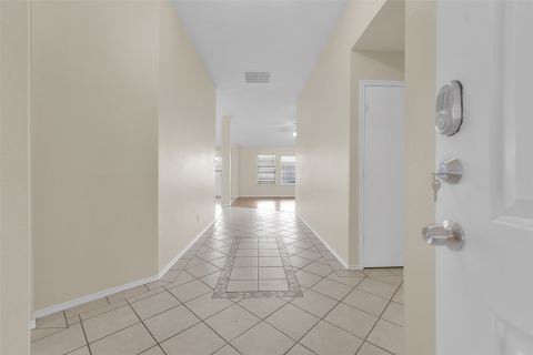 321 Dakota Drive, Arlington, TX 76002 — photo 3
