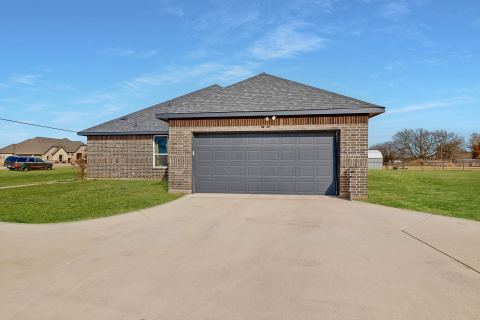 129 Altom Road, Springtown, TX 76082 — photo 3