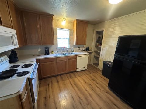 900 W Avenue F, Midlothian, TX 76065 — photo 2