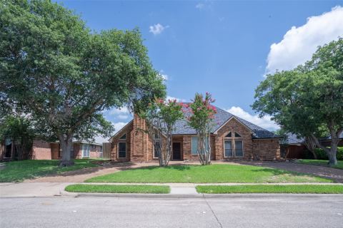 3905 Cross Bend Road, Plano