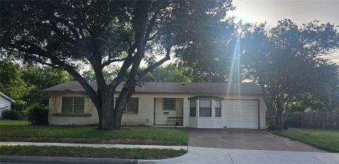 5604 Oak Grove Road, Fort Worth
