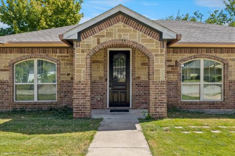 1533 Cairn Circle, Fort Worth, TX 76134 — photo 2