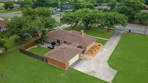 1289 S Waco Street, Van Alstyne
