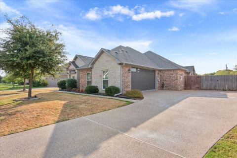10305 Creekside Lane, Waco, TX 76712 — photo 2