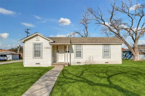1109 W Avenue A, Garland