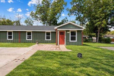 3903 Orlando Court, Dallas, TX 75211 — photo 2