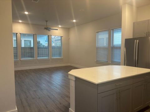 825 W Mayfield Road 224, Arlington, TX 76015 — photo 2