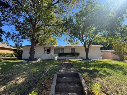 514 W Ridgewood Drive, Garland
