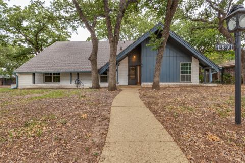 1801 Green Oaks Drive, Irving