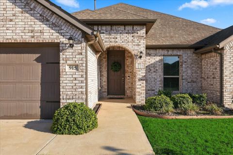 915 Timber Ridge Drive, Justin, TX 76247 — photo 2