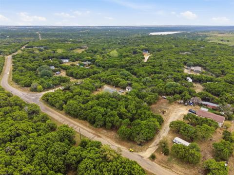 900 Cedar Break Court, Cleburne, TX 76033 — photo 3
