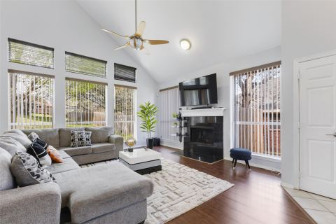 1031 Park Avenue, Carrollton, TX 75006 — photo 2