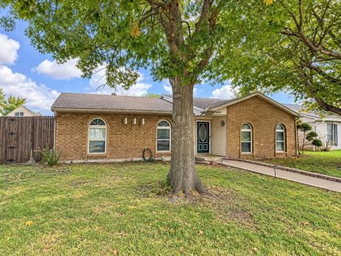 2022 Montana Trail, Grand Prairie, TX 75052 — photo 2