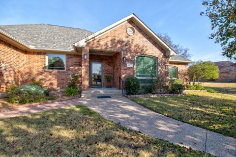 1321 Kiowa Drive E, Lake Kiowa, TX 76240 — photo 2