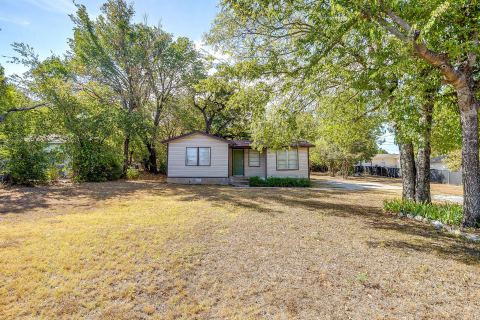 208 Wells Burnett Road, Azle