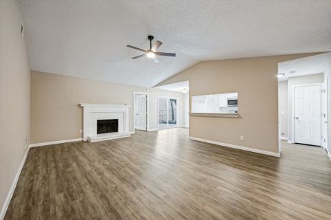 1509 Caplin Drive, Arlington, TX 76018 — photo 2