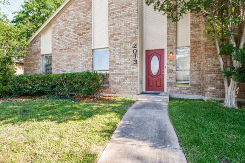 2013 Arles Lane, Carrollton, TX 75007 — photo 2