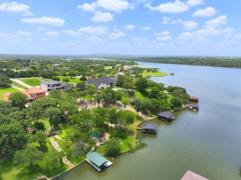 2002 W Emerald Bend Court, Granbury, TX 76049 — photo 3