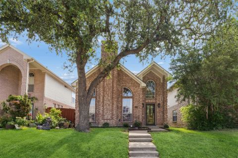 2212 Meadowstone Drive, Carrollton