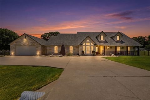 3102 Walnut Creek Parkway, Granbury